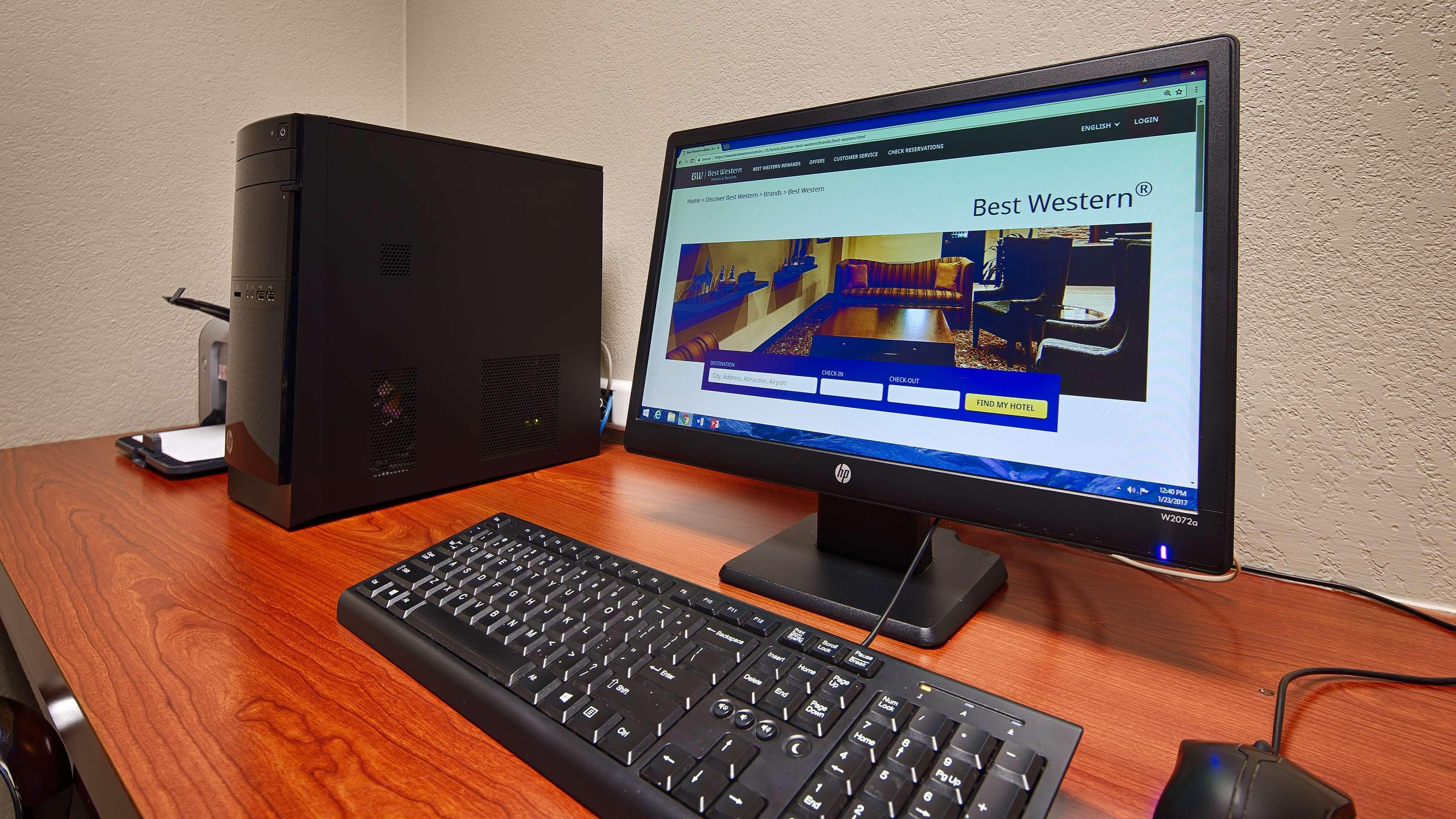 Western Galleria & Hotel 3*