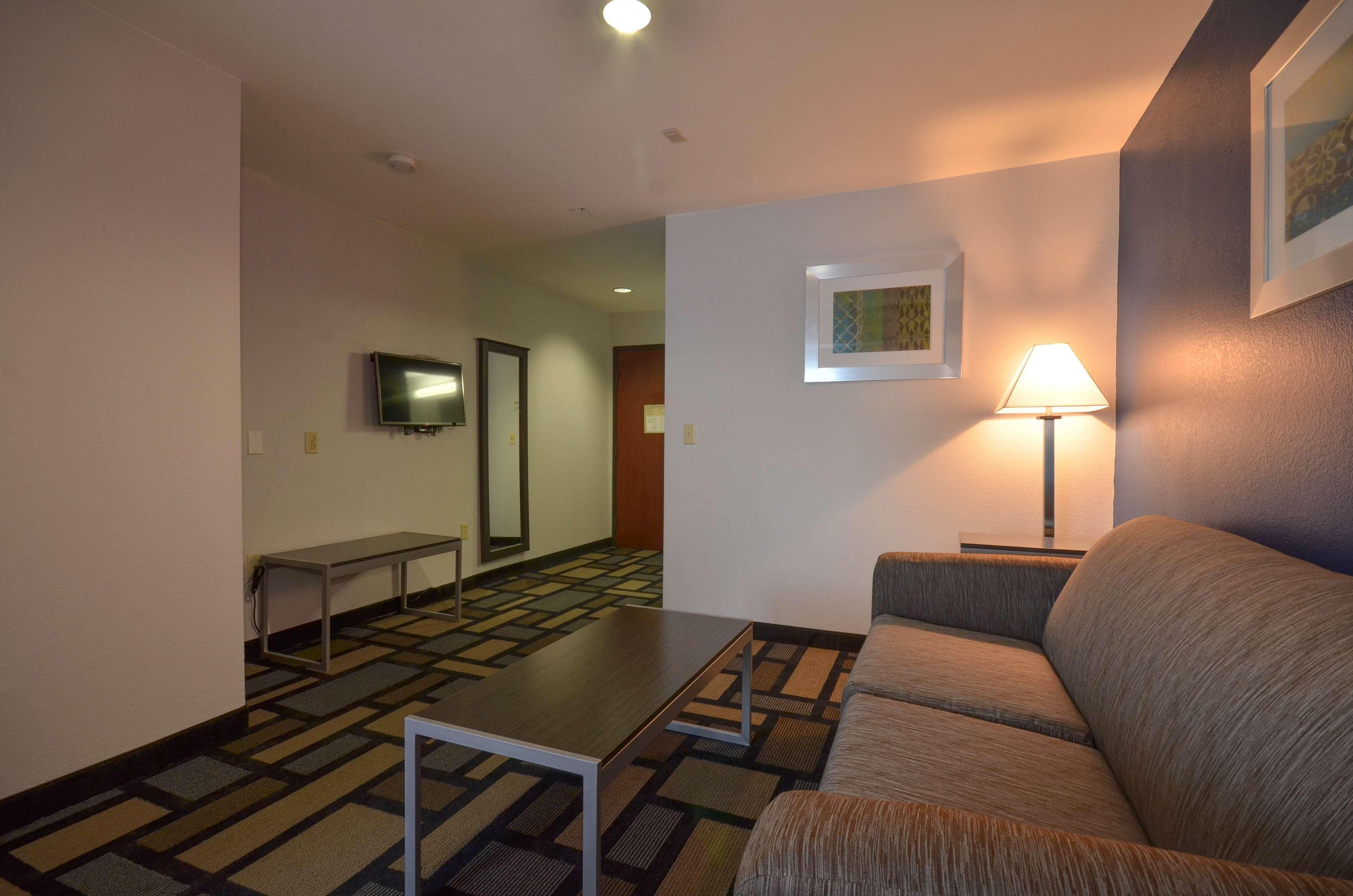 Western Galleria & 3*
