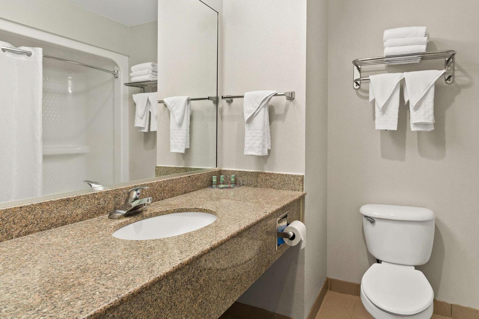 Western Galleria & 3*
