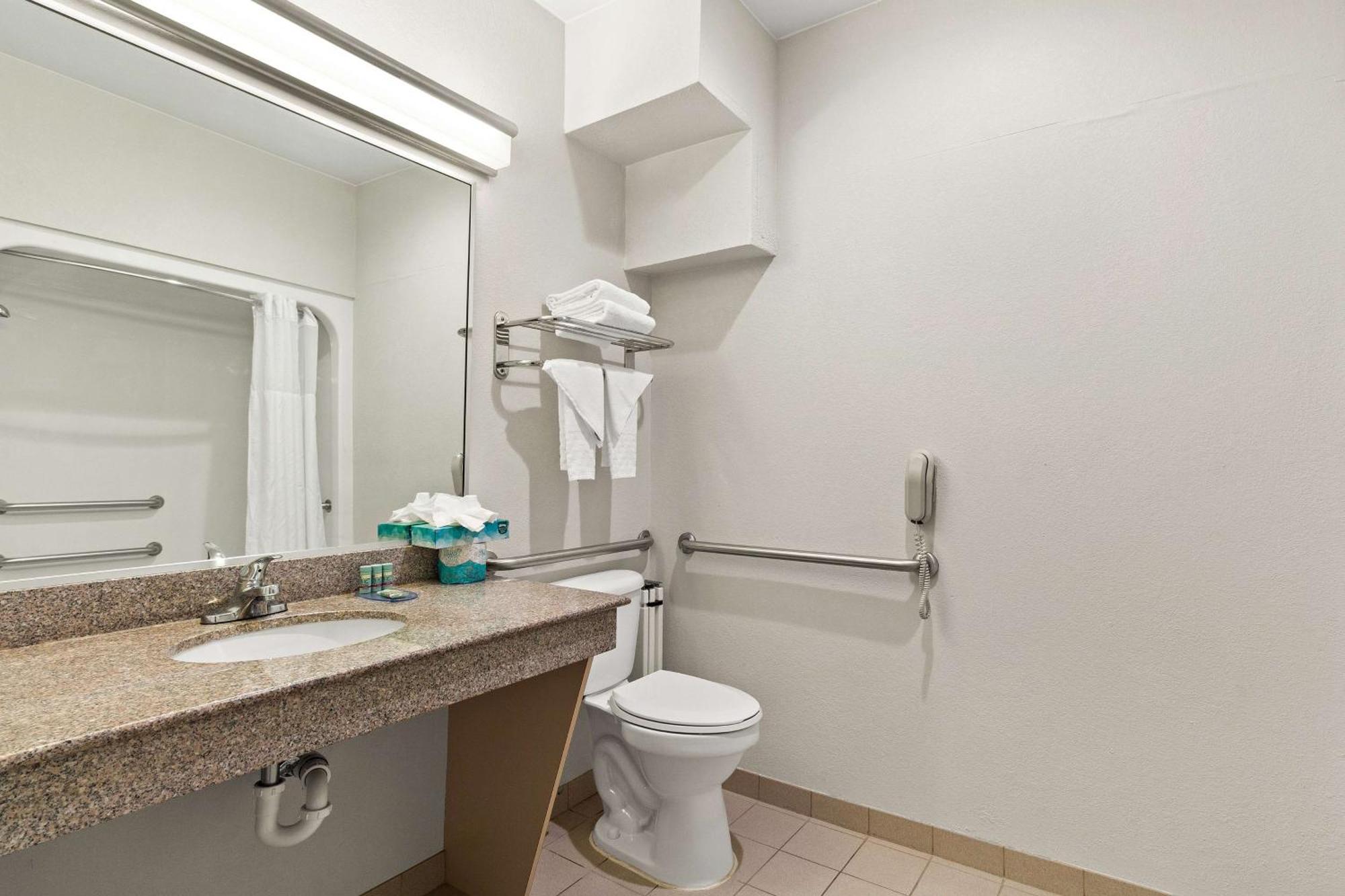 Western Galleria & 3*