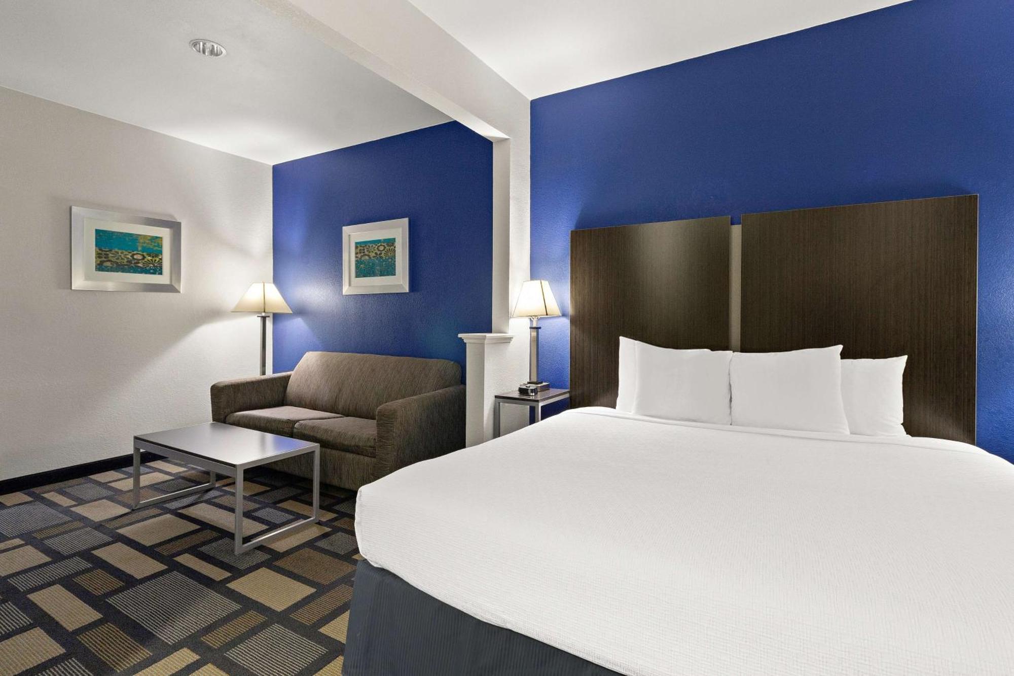 Western Galleria & Hotel 3*