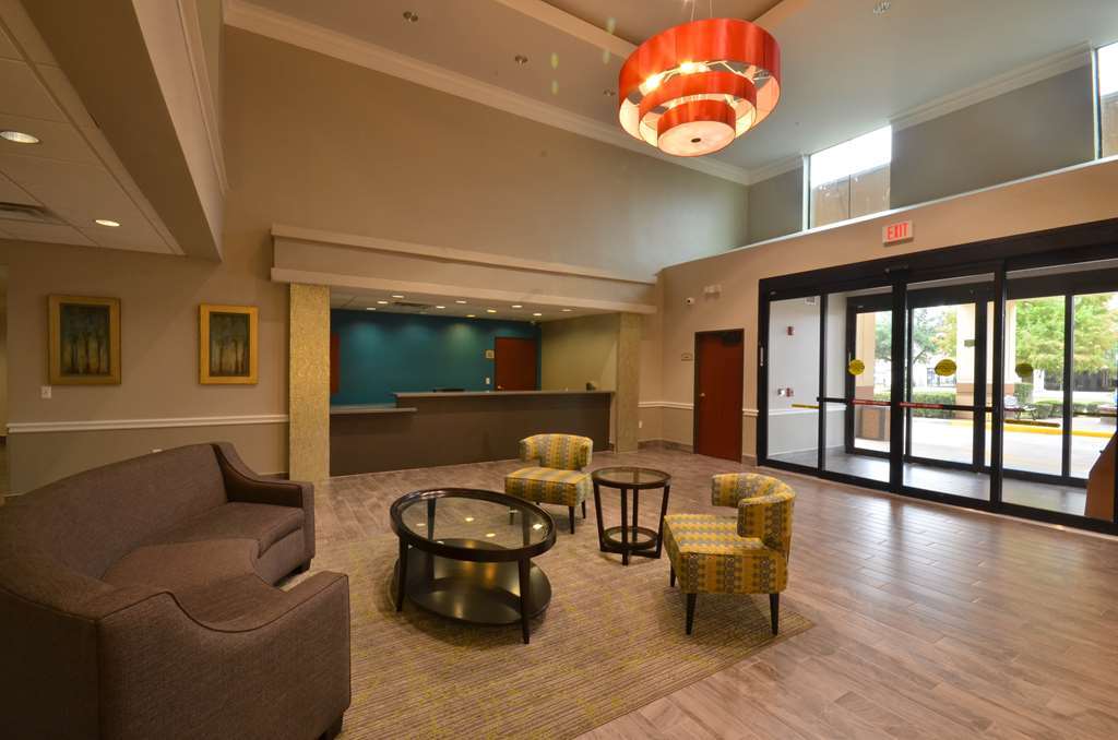 Western Galleria & Hotel 3*