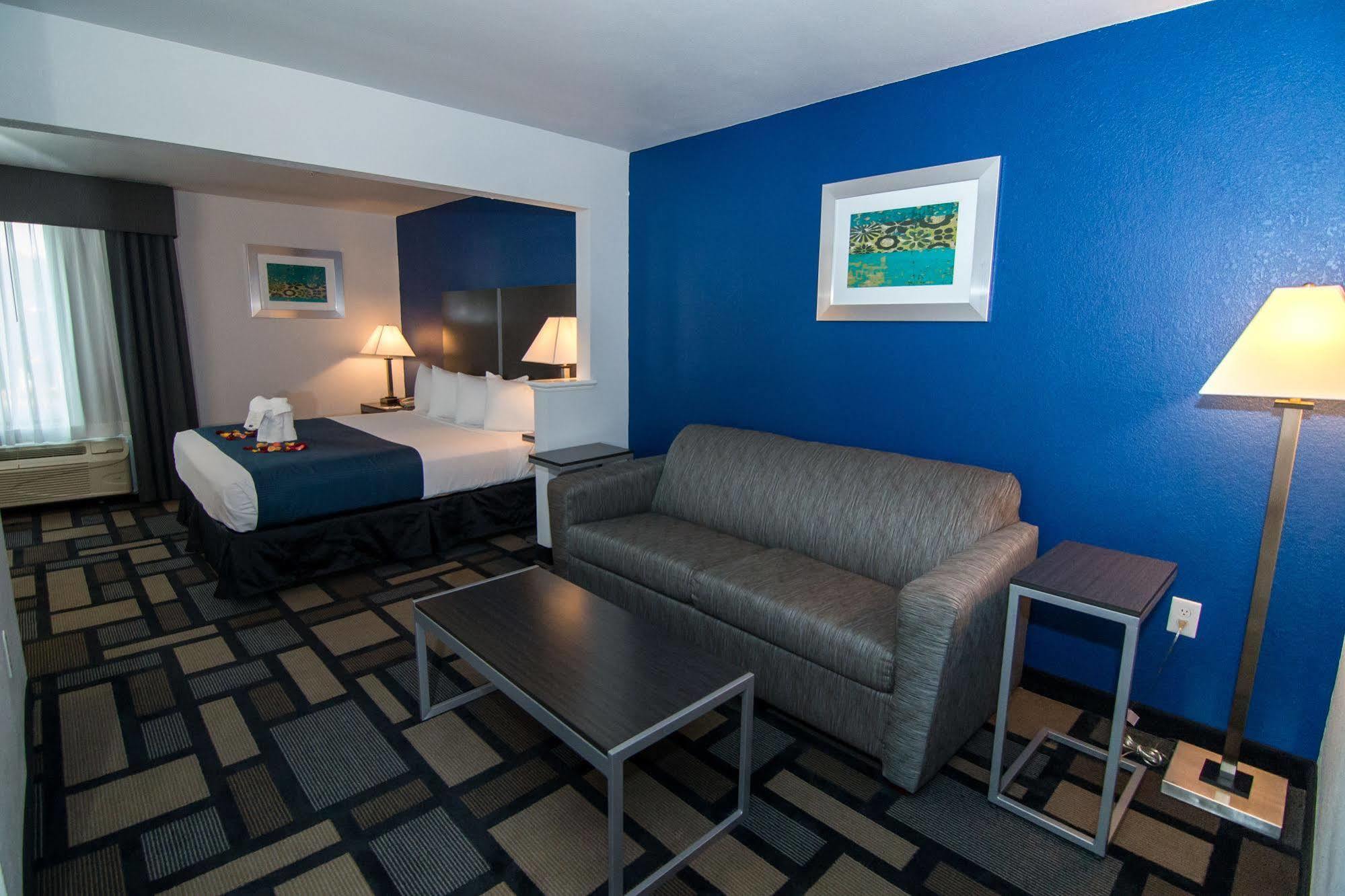 Western Galleria & Hotel