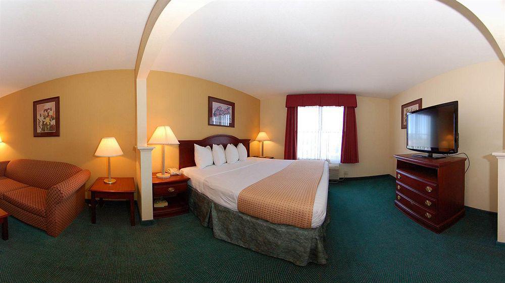 Western Galleria & 3*
